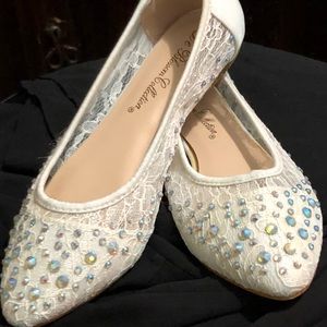 Womens Sz 7 Embellished Ivory Ballet Flats Wedding Shoes Floral Lace